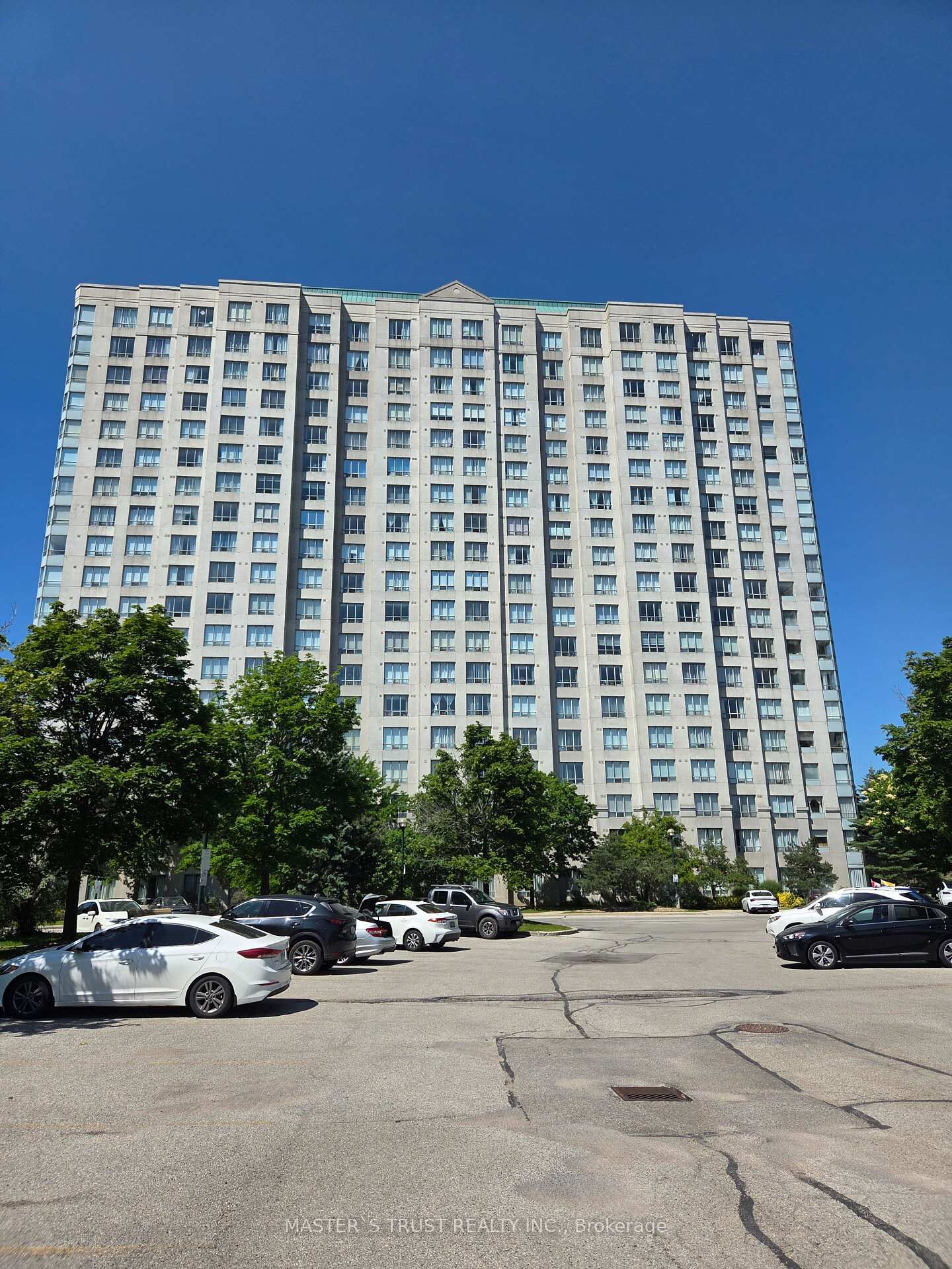 Property Photo: 2627 McCowan Road 1007 ON M1S 5T1