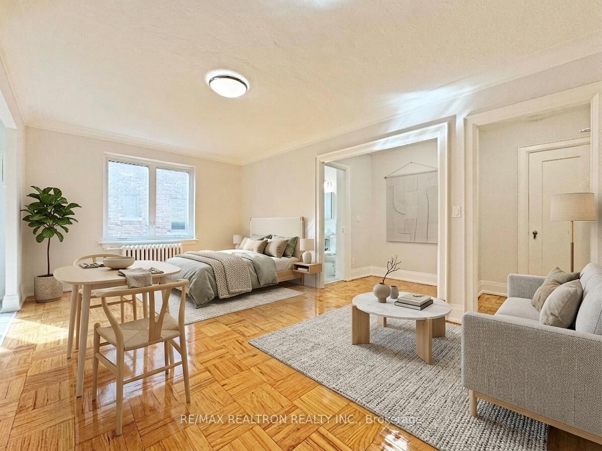 Property Photo:  398 Avenue Road 325  ON M4V 2H4 