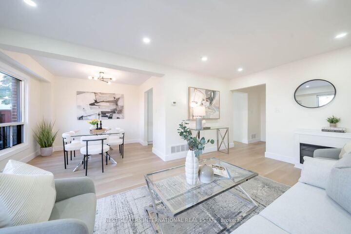 Property Photo:  3430 Brandon Gate Drive 23  ON L4T 3T4 