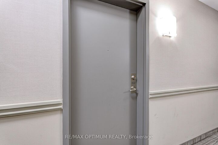 Property Photo:  50 Sky Harbour Drive 402  ON L6Y 6B8 