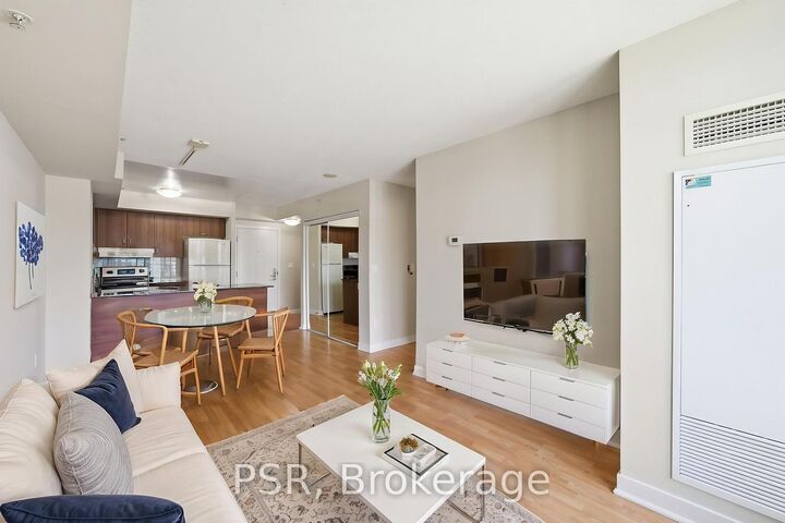 Property Photo:  5740 Yonge Street #210  ON M2N 5S3 