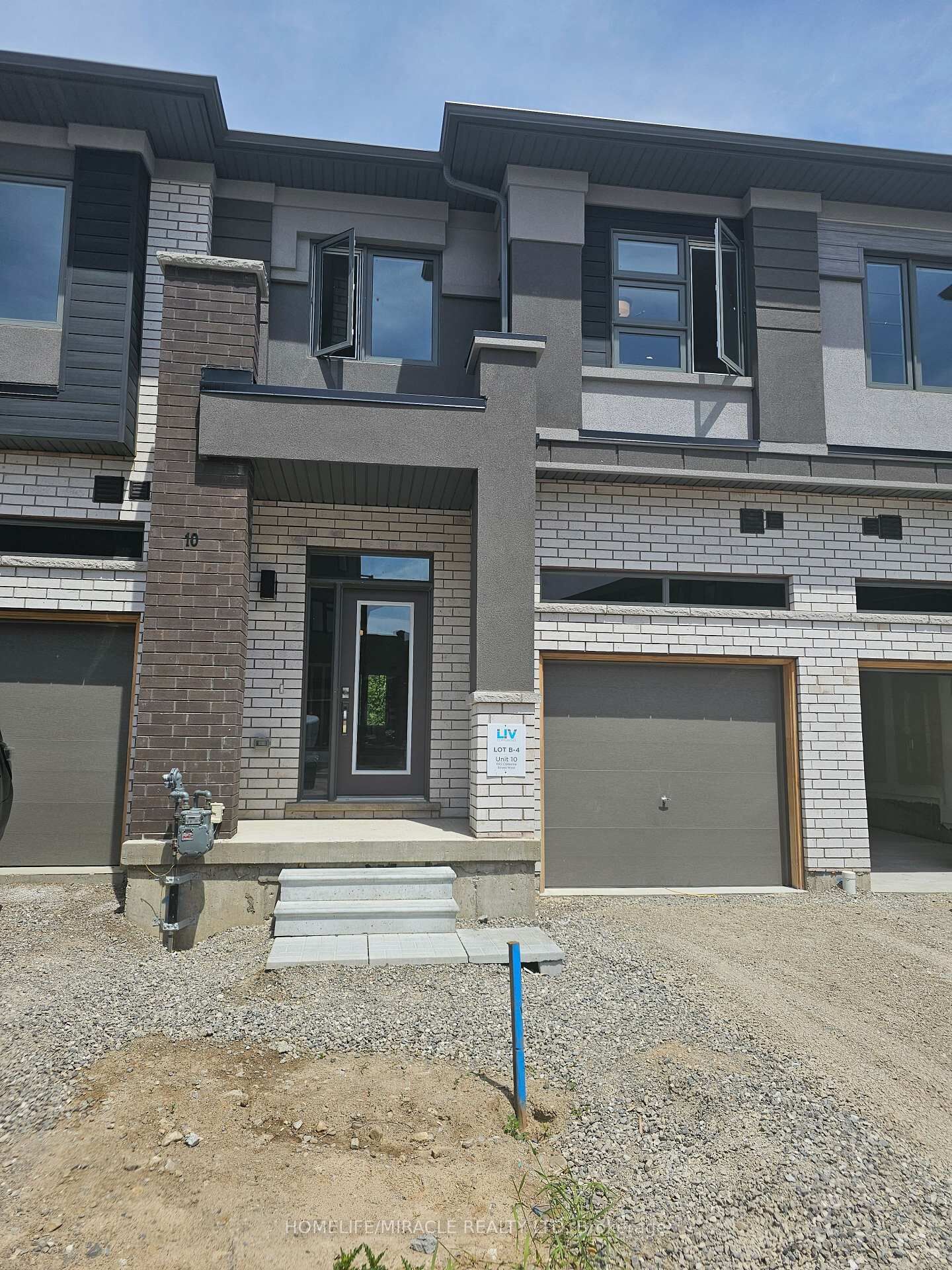 Property Photo:  660 Colborne Street W 10  ON N3T 0Y7 