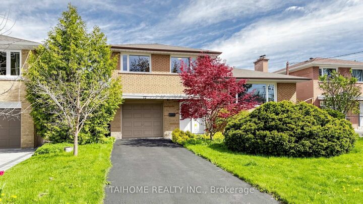 Property Photo: 72 Bowerbank Drive ON M2M 2A1