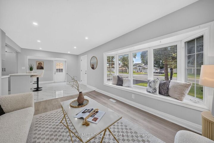 Property Photo: 208 Palmerston Avenue ON L1N 3E7