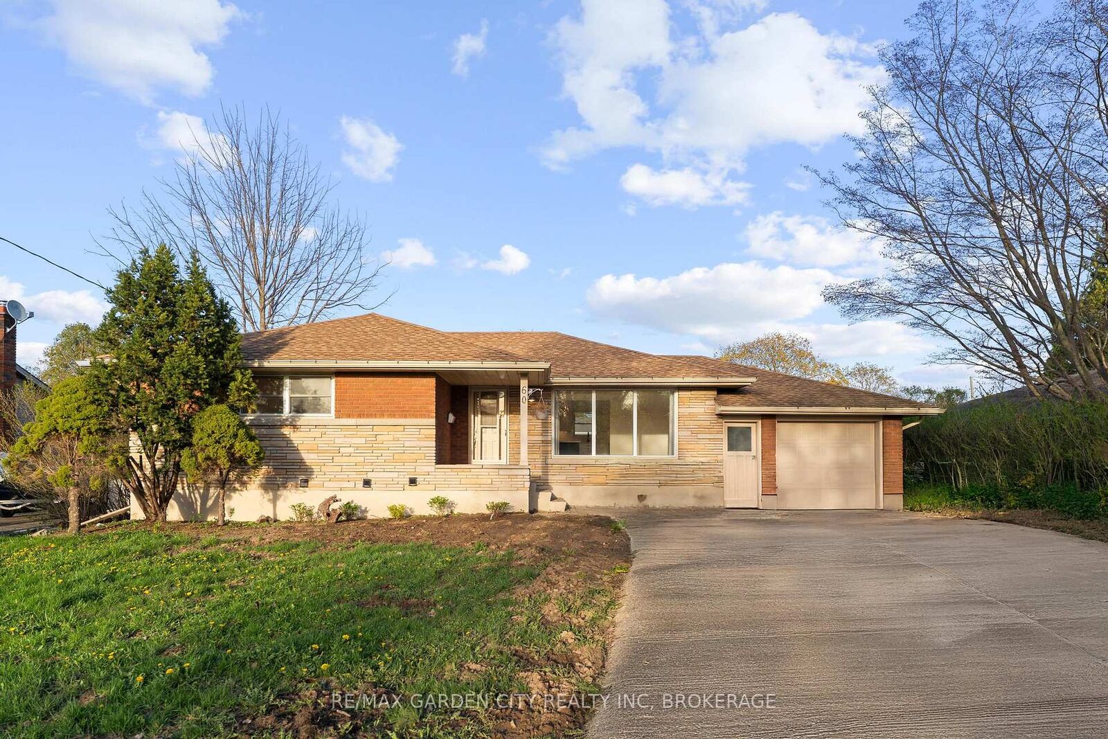 Property Photo:  60 Wakelin Terrace Lower-1B  ON L2M 4K9 