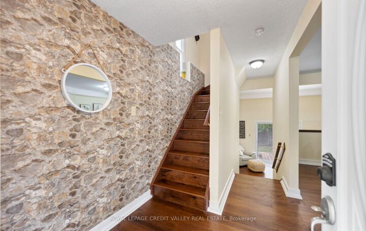 Property Photo: 7 Hillpark Trail ON L6S 1R1