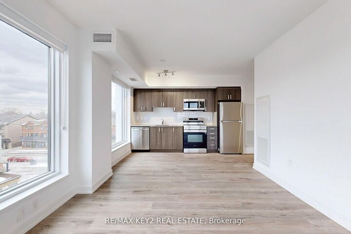 Photo de la propriété:  556 Marlee Avenue 425  ON M6B 0B1 