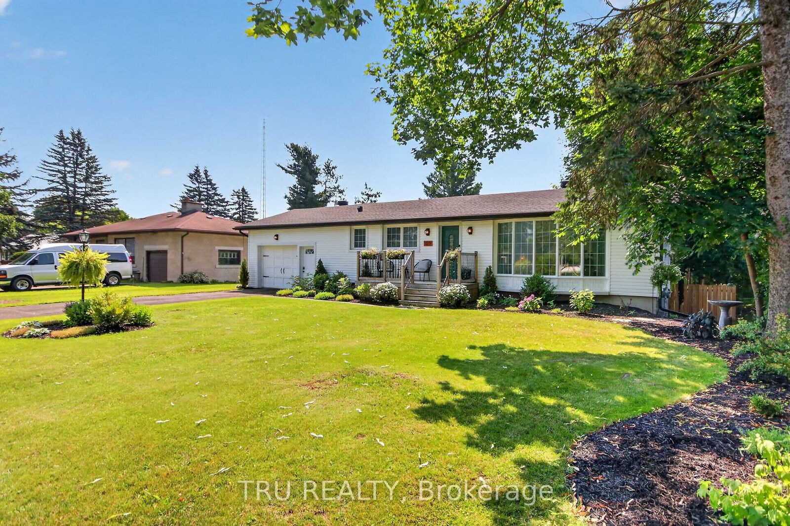 Property Photo:  123 Main Street  ON K0A 2R0 