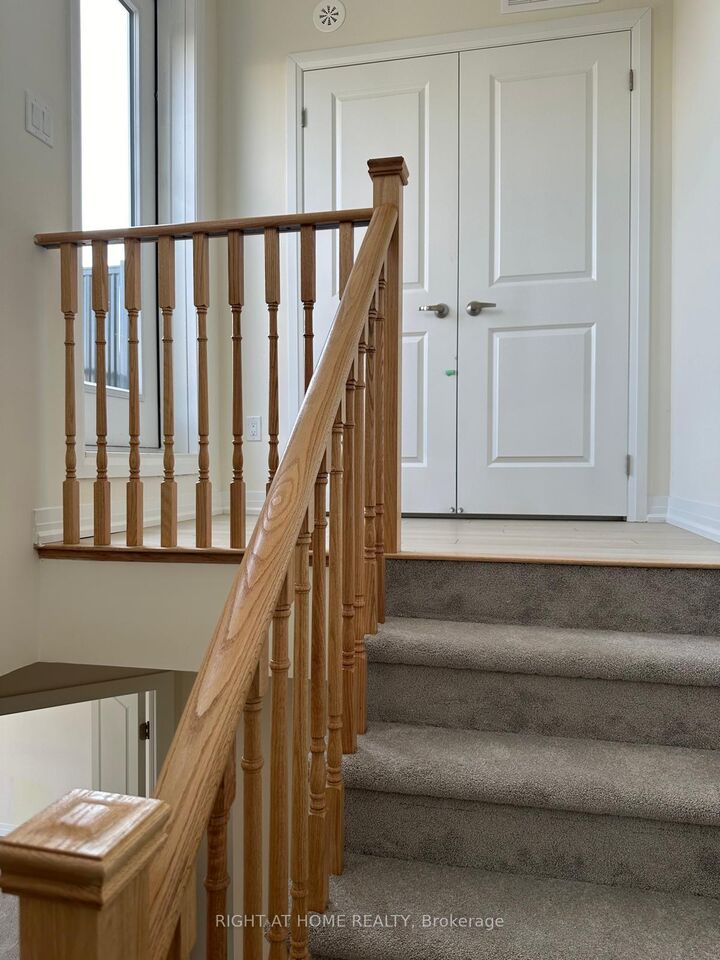 Property Photo:  245 McLevin Avenue 12  ON M1B 1E7 
