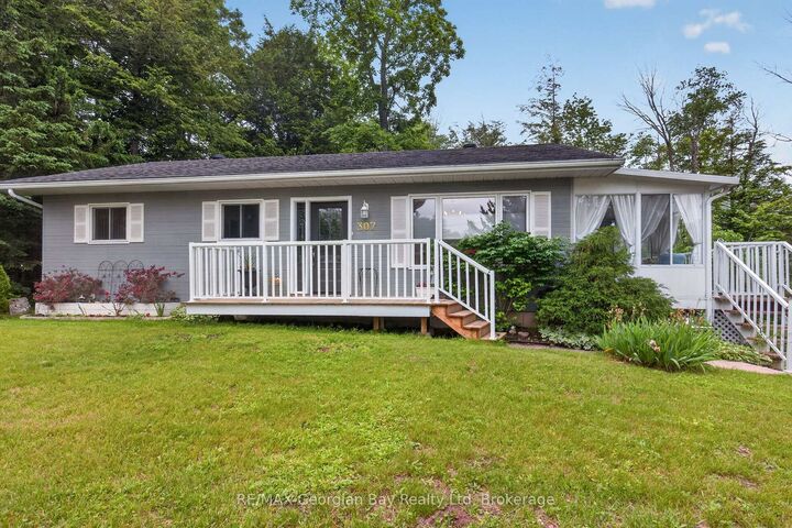 Property Photo: 307 Balm Beach Road W ON L0L 2J0