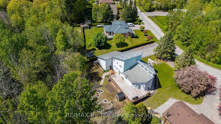 Property Photo:  32 Bridlewood Crescent  ON L9Z 1B4 