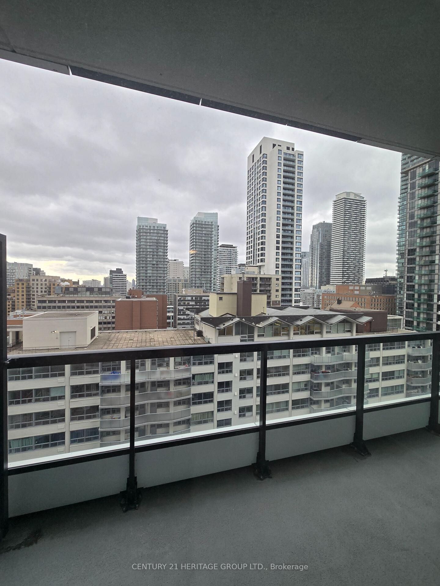 Property Photo: 65 Broadway Avenue S 1507 ON M4P 1T9