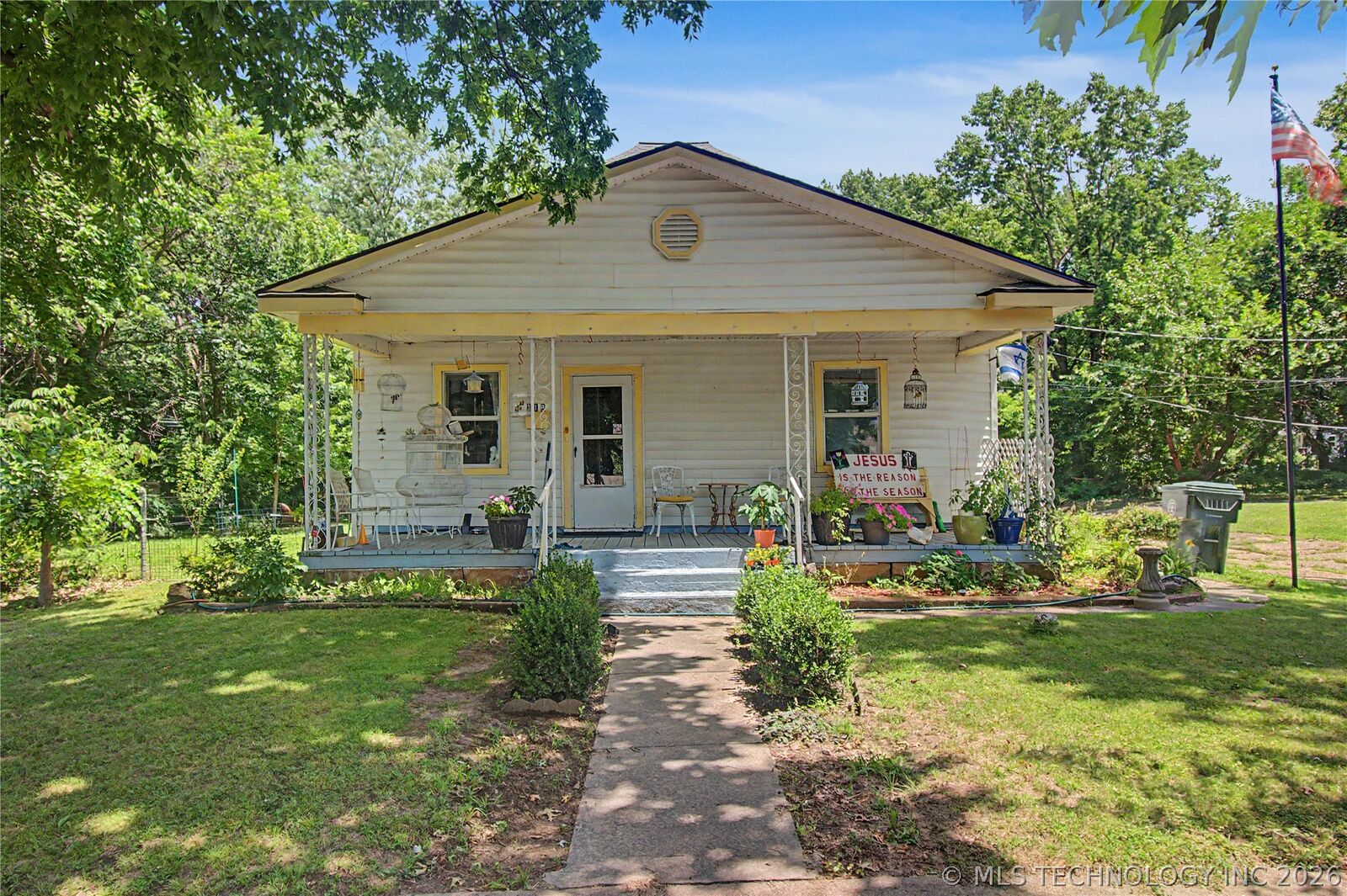 Property Photo:  318 N F St  OK 74403 