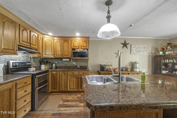 Property Photo: 14640 Kingsport Highway TN 37641