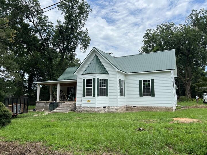 Property Photo: 1071 W Pear St GA 31778