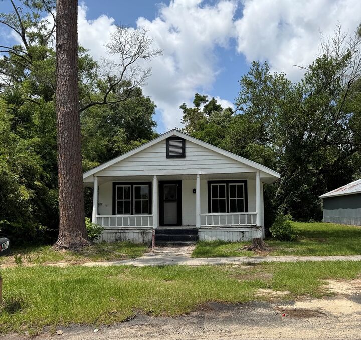 Property Photo:  * 24 Single Family Rentals 24  GA 31503 