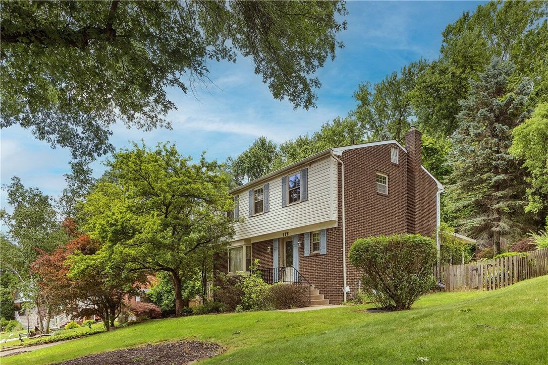 Property Photo:  176 Richmore Dr  PA 15147 