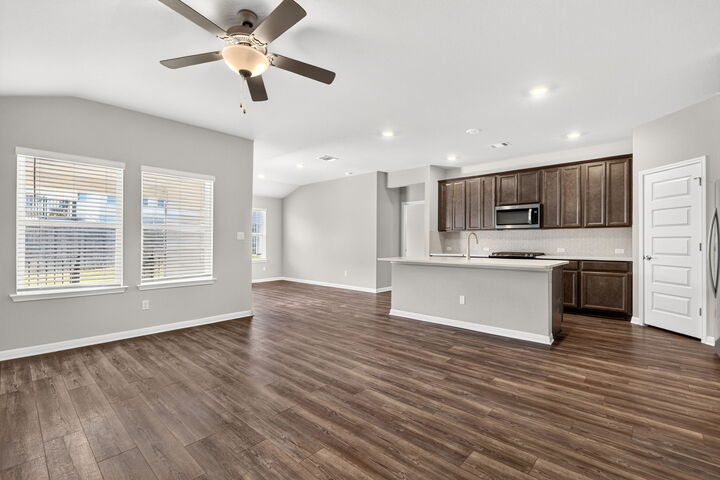 Property Photo: 228 El Capitan Loop TX 78620