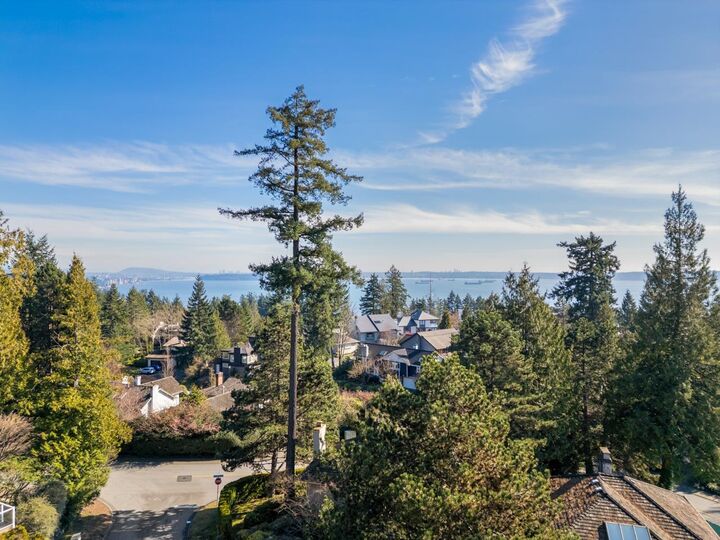 Property Photo: 4815 Headland Close BC V7W 3C2