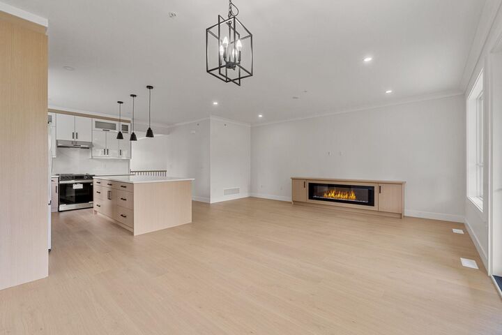 Property Photo: 33664 Dewdney Trunk Road BC V2V 6Y4