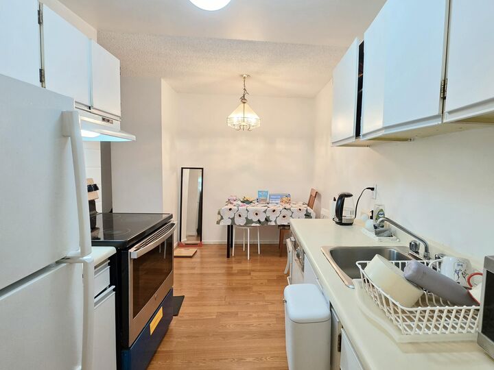 Property Photo: 8231 Granville Avenue 220 BC V6Y 3A4