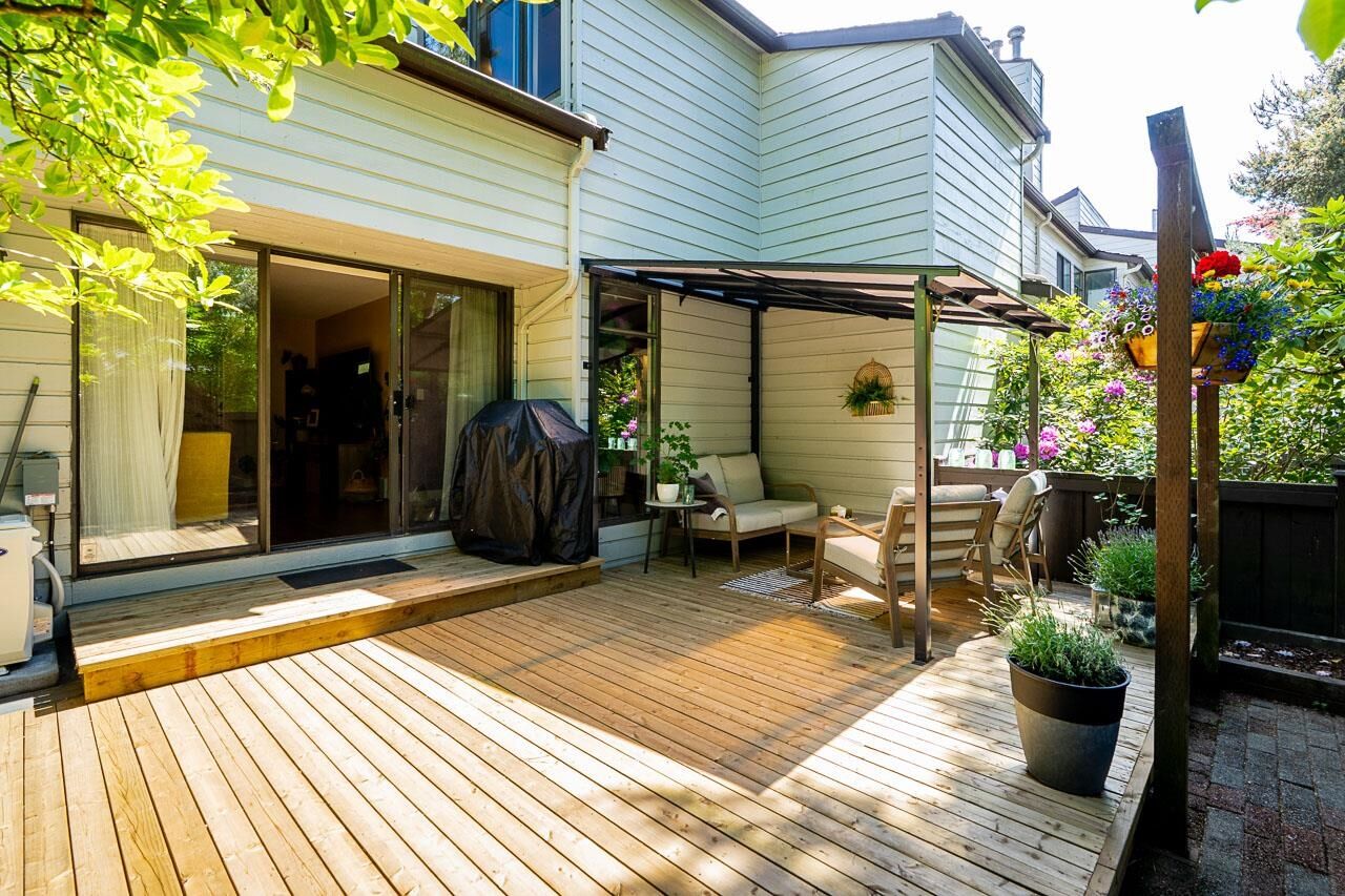 Property Photo: 3350 Rosemont Drive 11 BC V5S 2C9