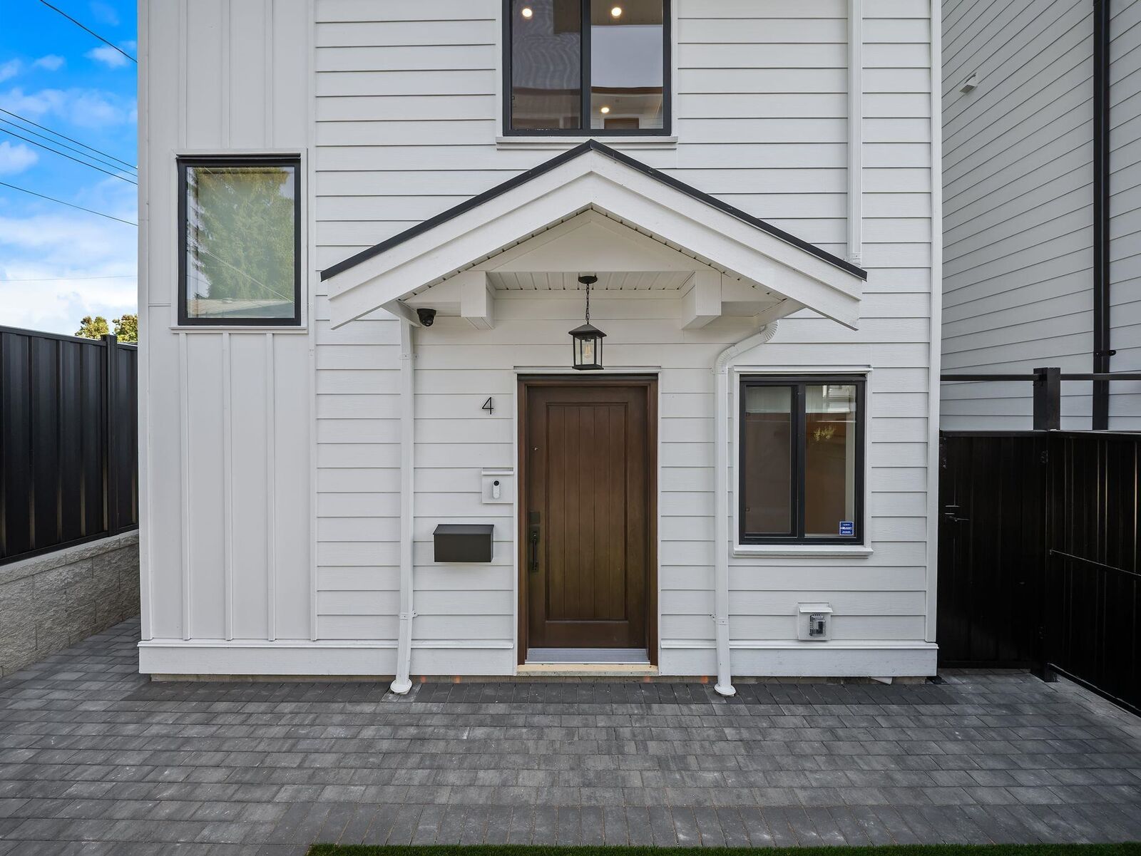 Property Photo: 3786 Peter Street 4 BC V5J 1N4