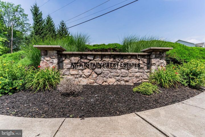 Property Photo:  16 Mountain Crest Way  PA 17019 