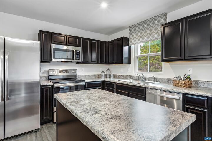 Property Photo: 565 Arches Ln VA 22923