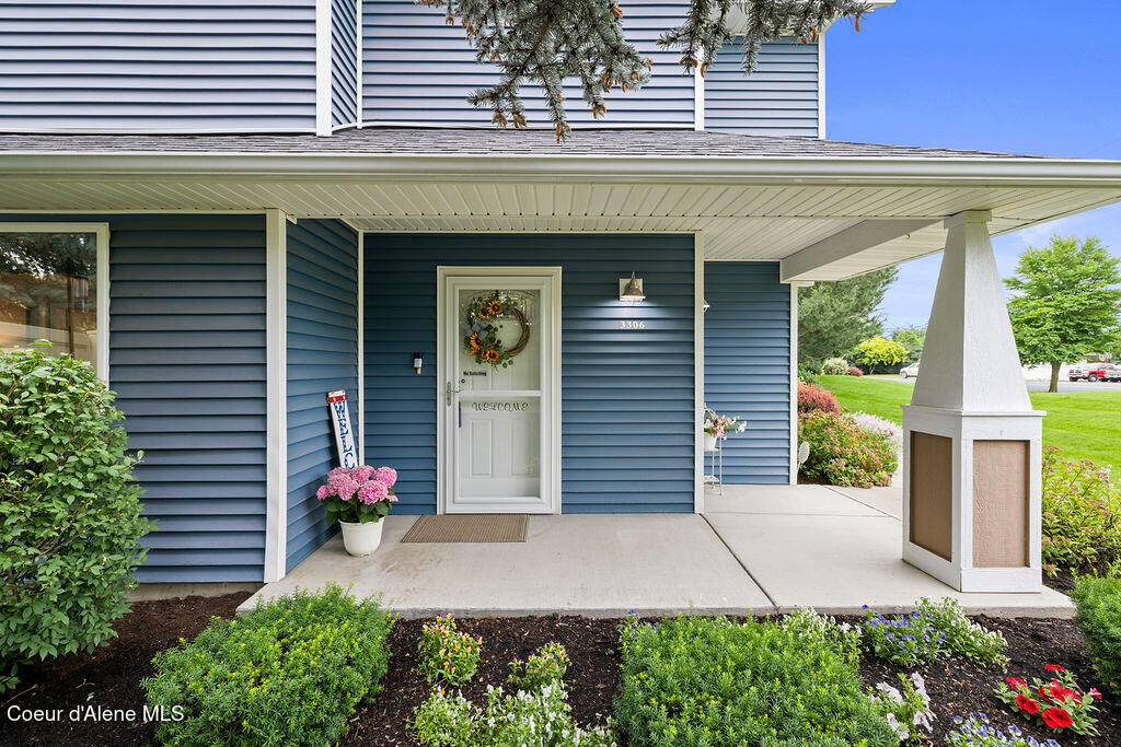 Property Photo:  3306 E Lashawn Ct  ID 83854 