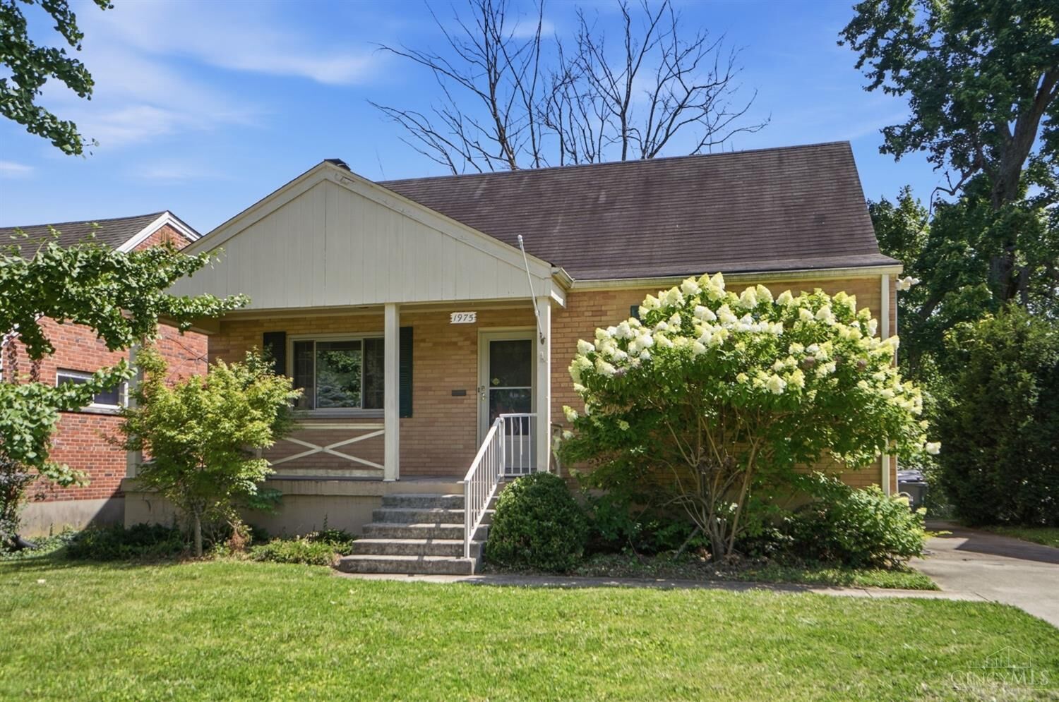 Property Photo:  1975 S Lynndale Avenue  OH 45231 