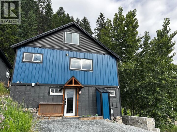 450 Deer Park Avenue — photo 1