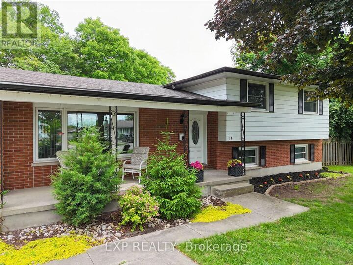 Property Photo:  14 The Birches Street  ON N5Z 4G2 