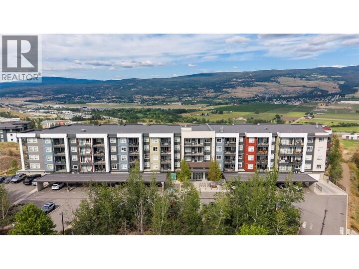 Property Photo: 775 Academy Way Ph21 BC V1V 0A5
