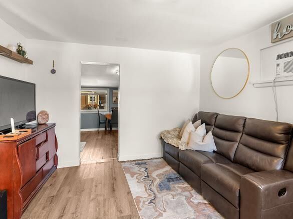 Property Photo: 469 Martin Avenue MB R2L 0C2