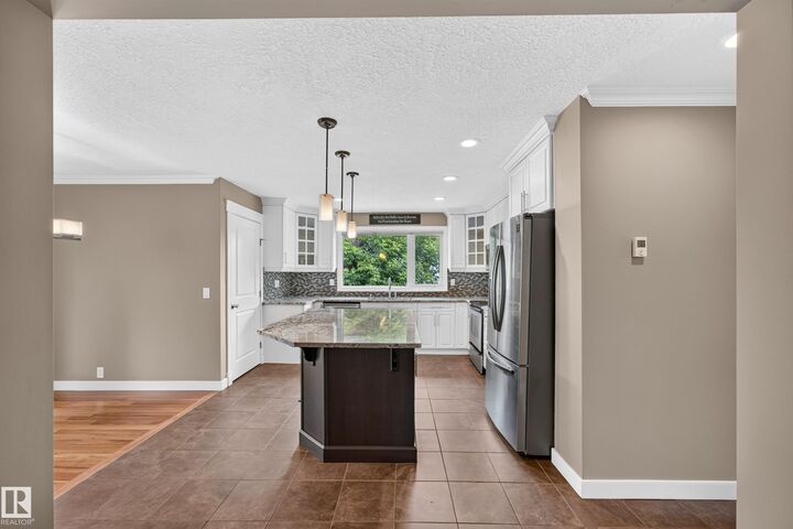 12819 45 Street NW — photo 1