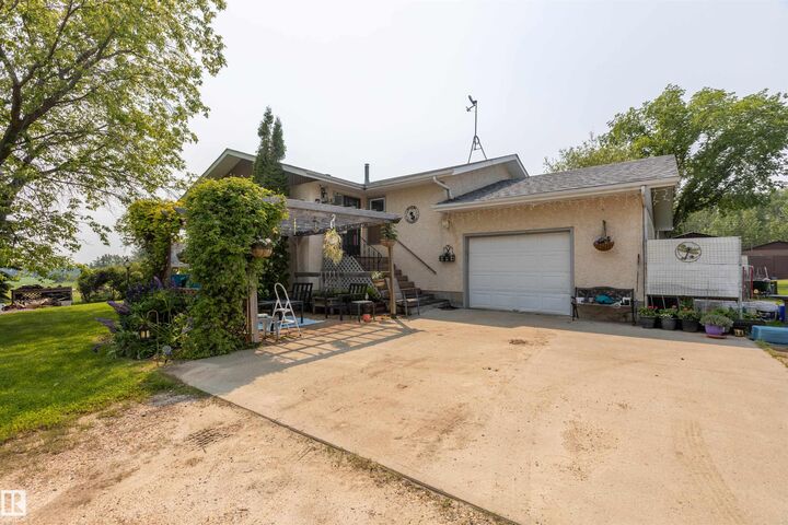 Property Photo:  59228 Rg Rd 11  AB T7P 2P6 