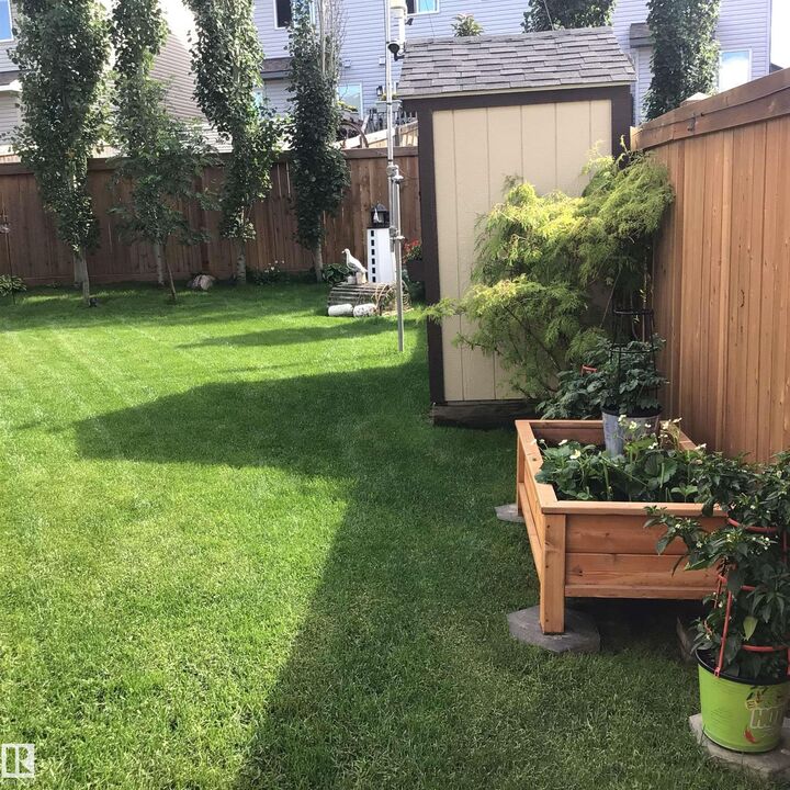 Property Photo:  145 Summerstone Lane  AB T8H 0Y4 