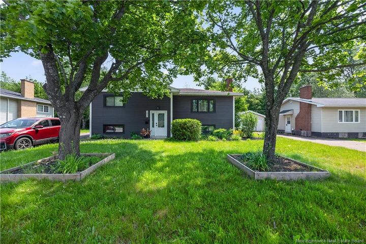 252 Buckingham Avenue — photo 1