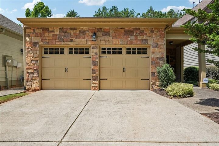 Property Photo: 204 Oakleaf Drive GA 30102
