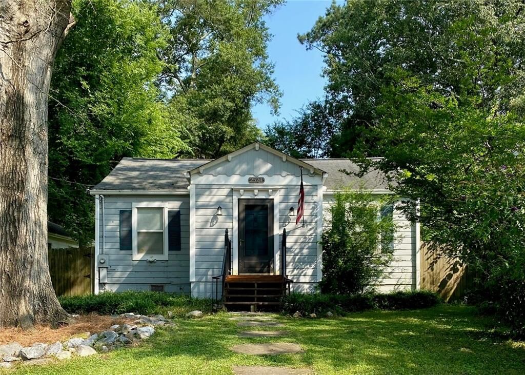 Property Photo: 2524 Forrest Avenue NW GA 30318