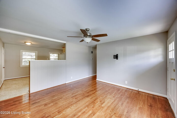 Property Photo: 2008 Dogoon Dr KY 40223