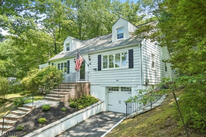 Property Photo:  6 Cherry Ln  NJ 07006 