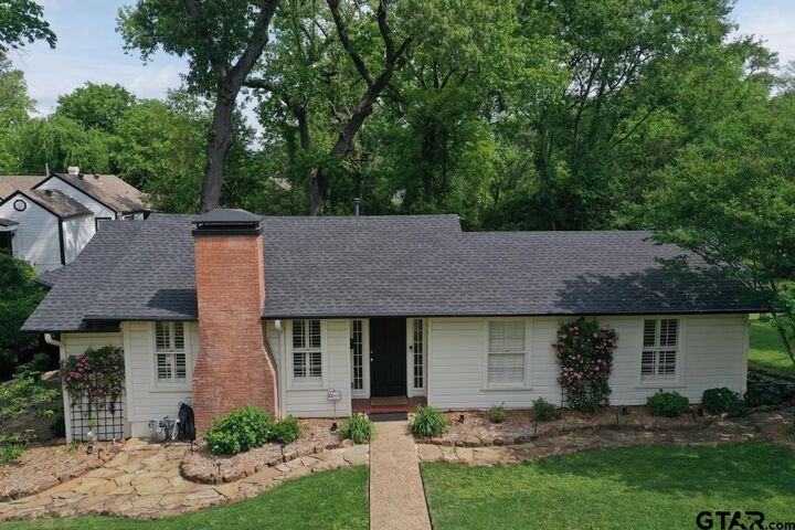 Property Photo:  608 E 5th Street  TX 75701 