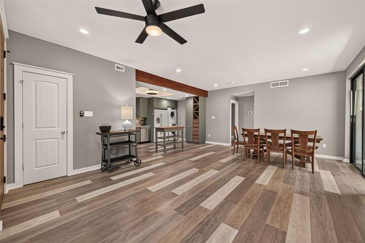 Property Photo: 5220 Weslayan Street 107 TX 77005