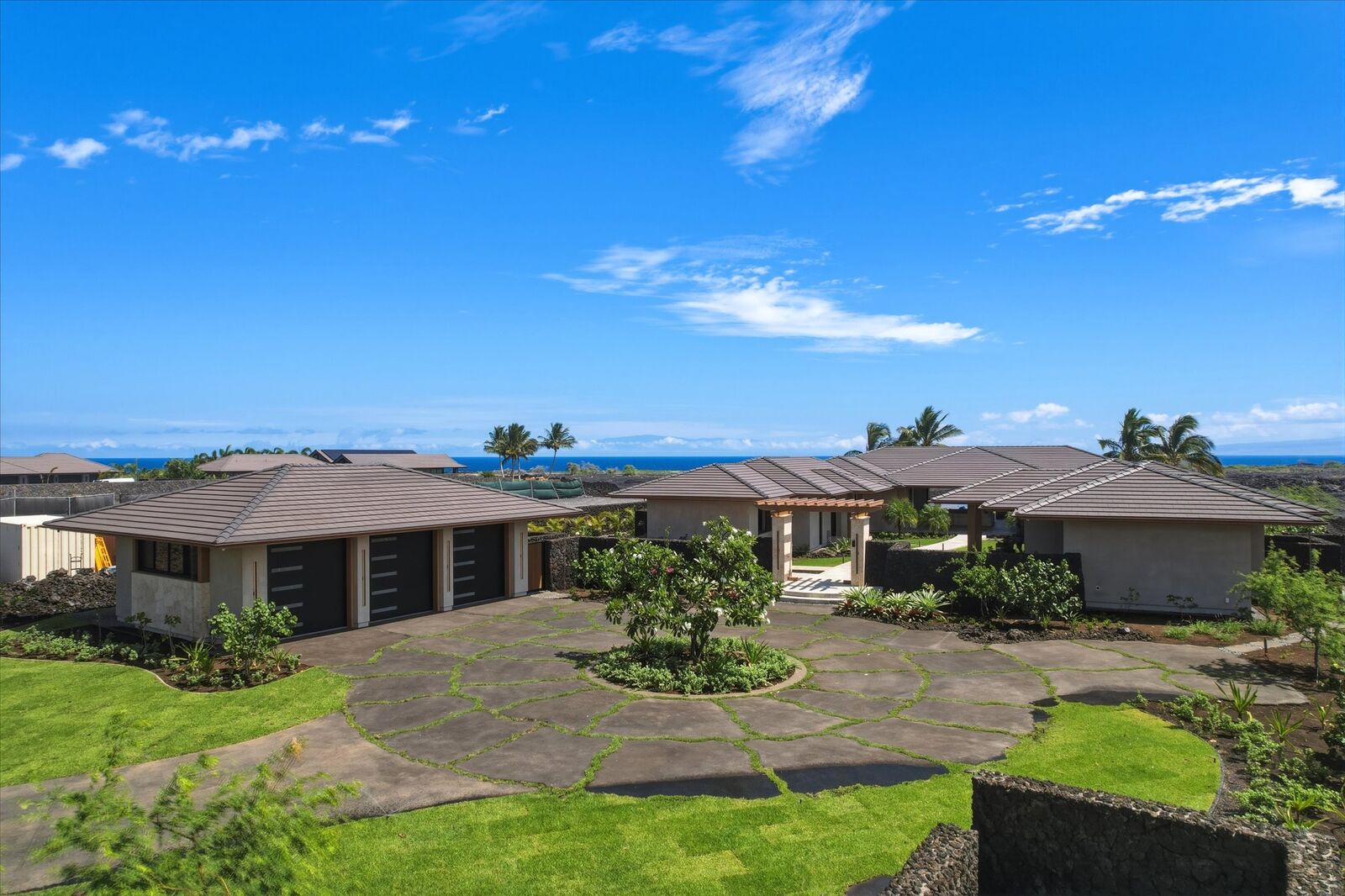 Property Photo: 72-1174 Kekahawaiole Dr HI 96740