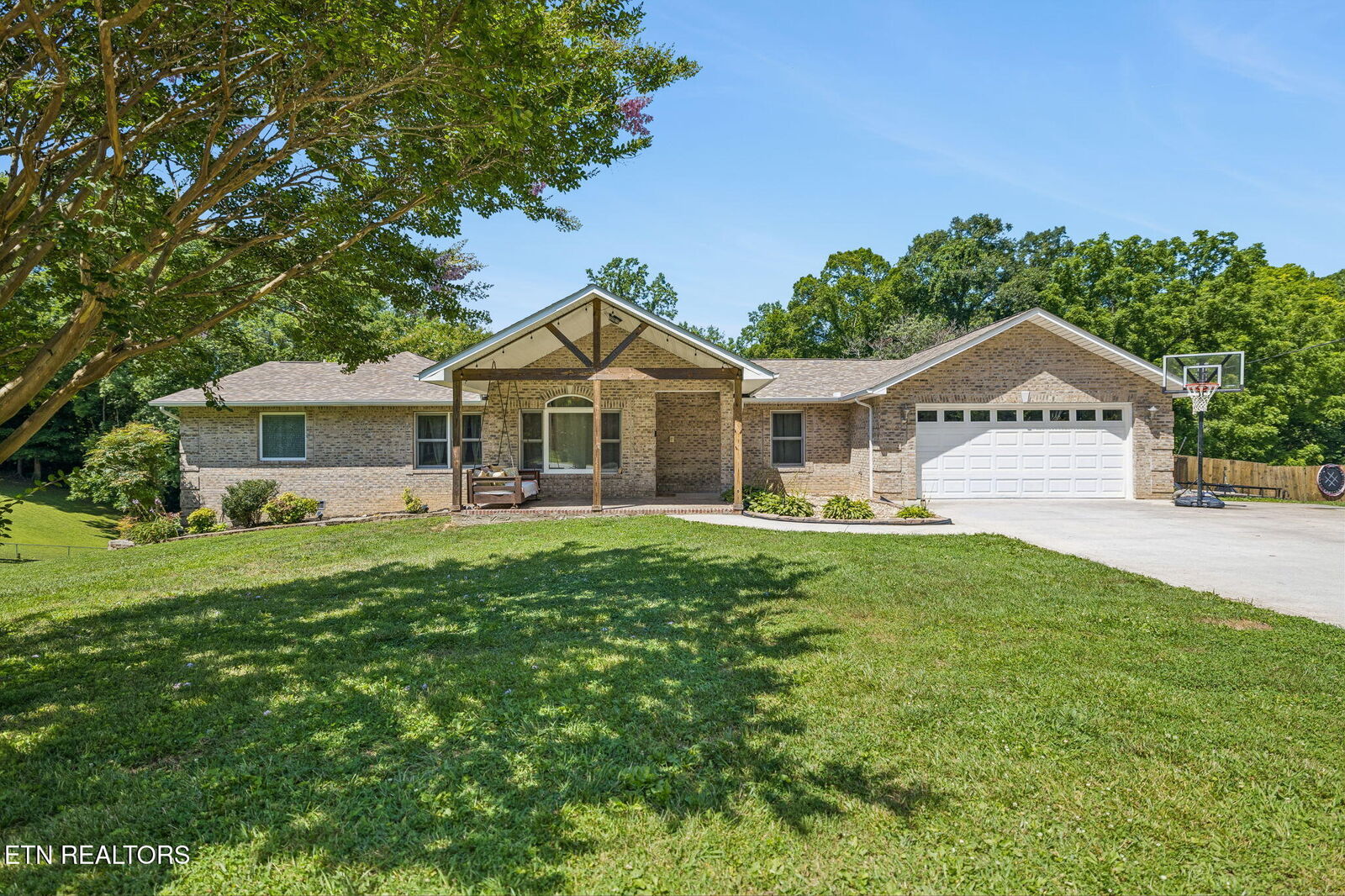 Property Photo: 677 Twin Hills Lane TN 37757