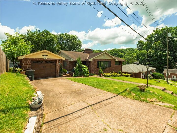 Property Photo:  1402 Grishaber Street  WV 25303 