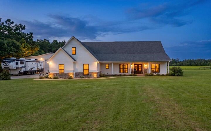 Property Photo: 2872 Cr 403 TX 75633