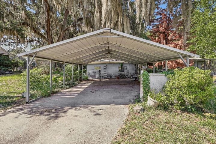 Property Photo: 2315 Edgewater Avenue FL 34748